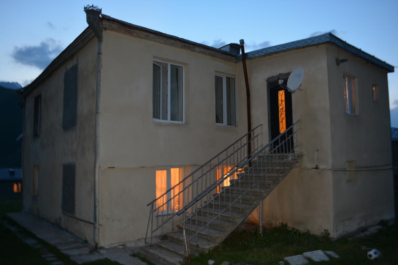 Lia Khaikashvili Guest House Kazbegi Ngoại thất bức ảnh