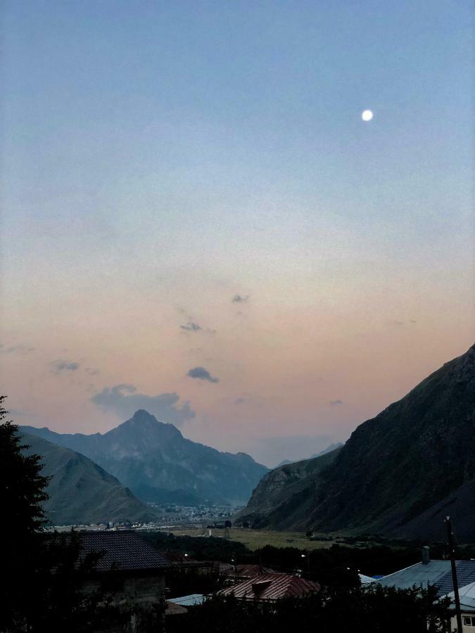 Lia Khaikashvili Guest House Kazbegi Ngoại thất bức ảnh