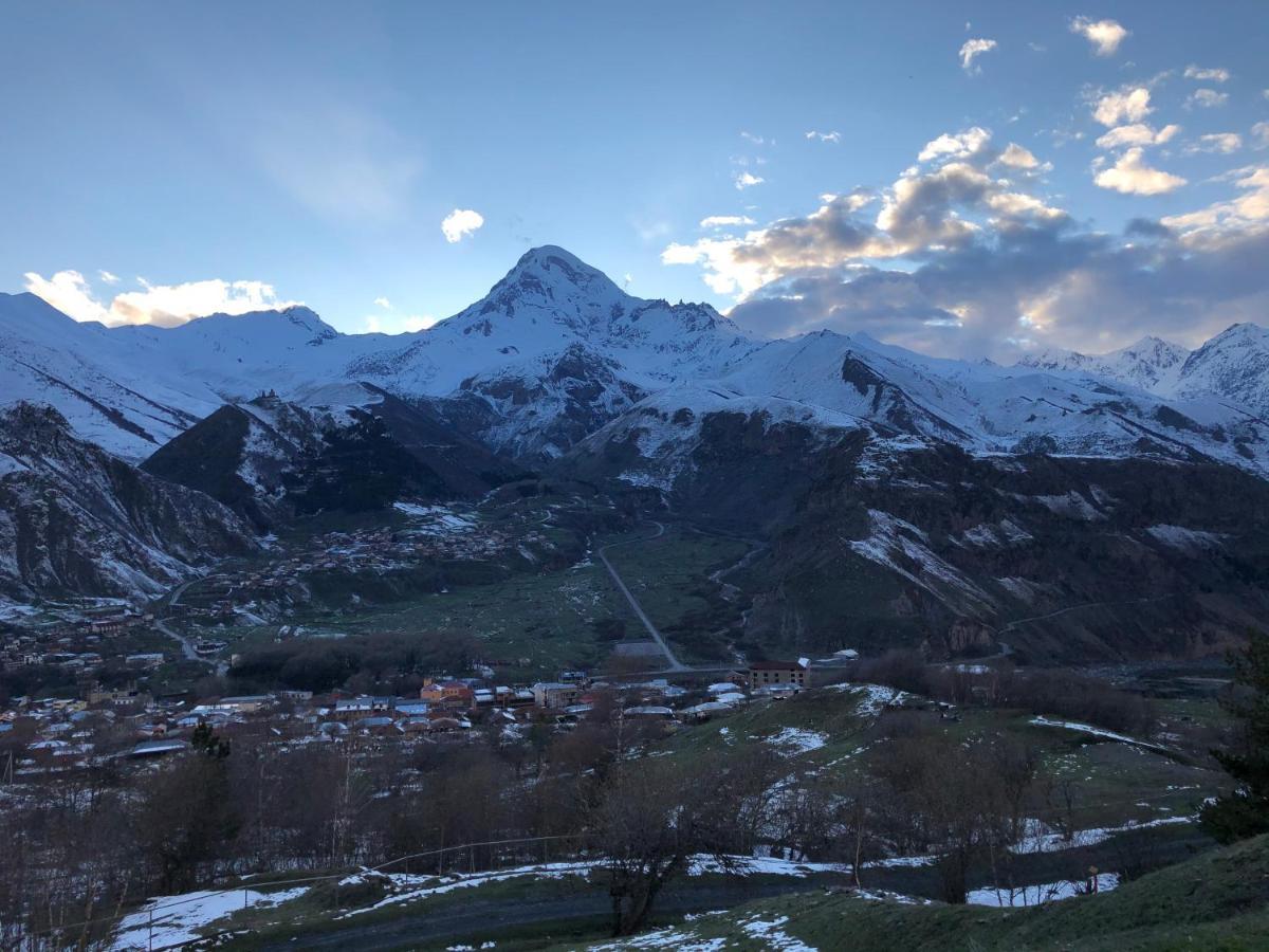Lia Khaikashvili Guest House Kazbegi Ngoại thất bức ảnh