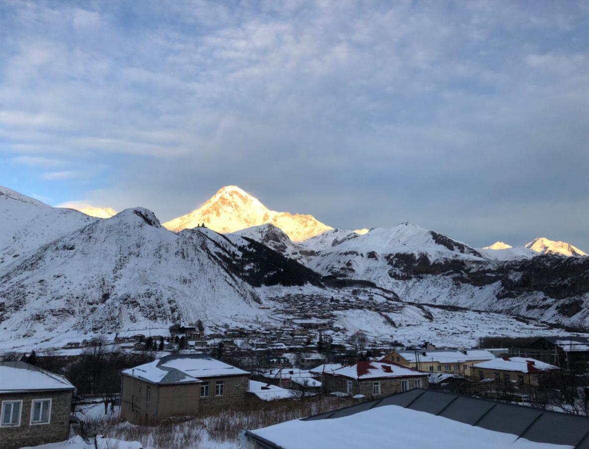 Lia Khaikashvili Guest House Kazbegi Ngoại thất bức ảnh