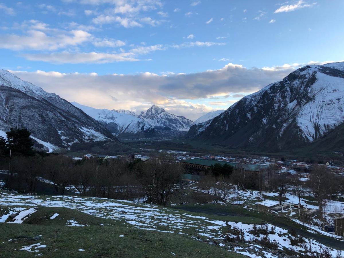 Lia Khaikashvili Guest House Kazbegi Ngoại thất bức ảnh